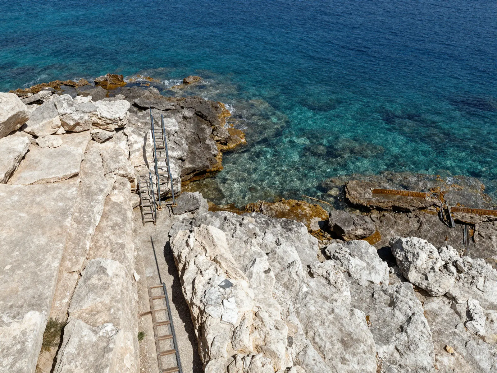 Xlendi Bay